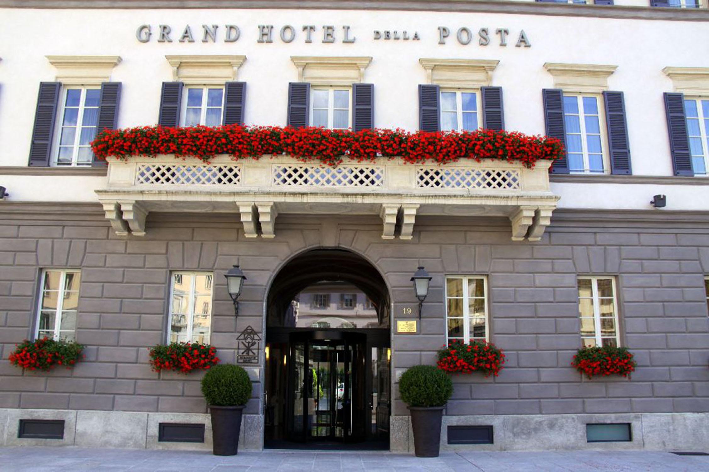 Grand Hotel Della Posta Сондрио Екстериор снимка